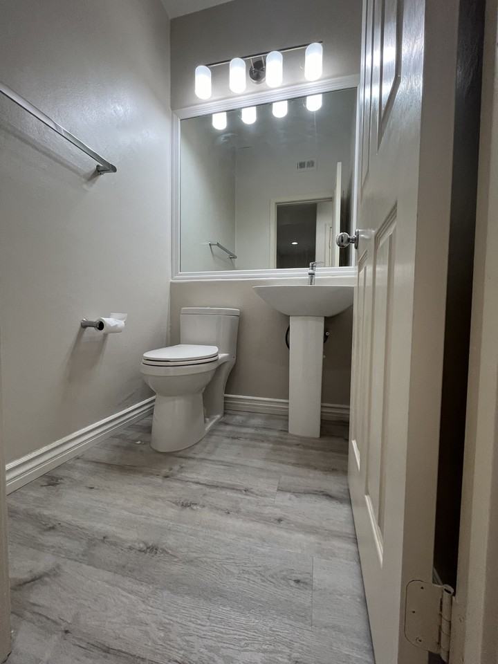 305 Marinella Aisle #305 - Photo 3 of 20