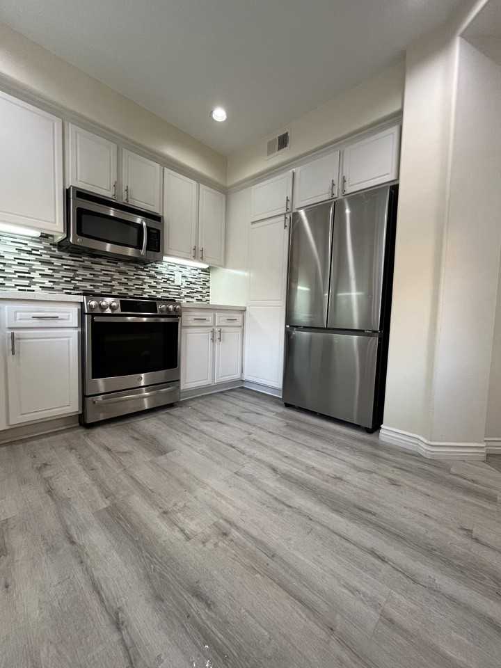 305 Marinella Aisle #305 - Photo 6 of 20