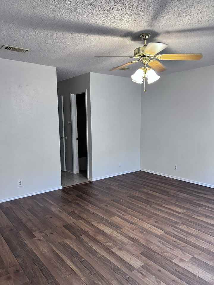 2200 Canterbury Ct #NA - Photo 5 of 19