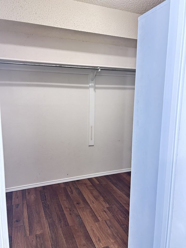 2200 Canterbury Ct #NA - Photo 6 of 19