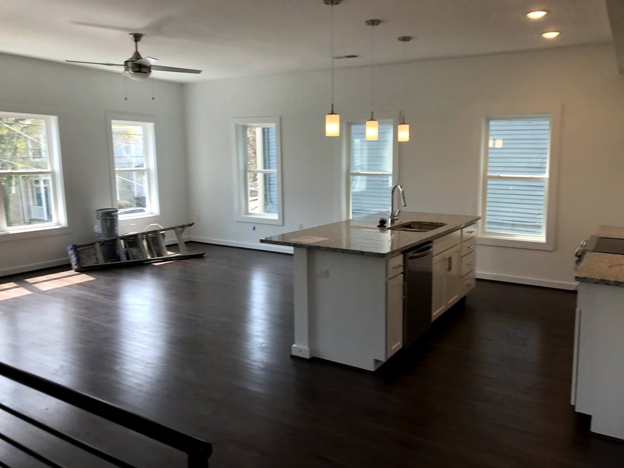 1505 Perry St #B - Photo 3 of 13