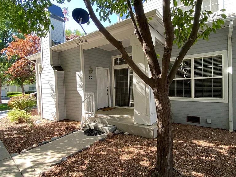752 Glen Ct #30