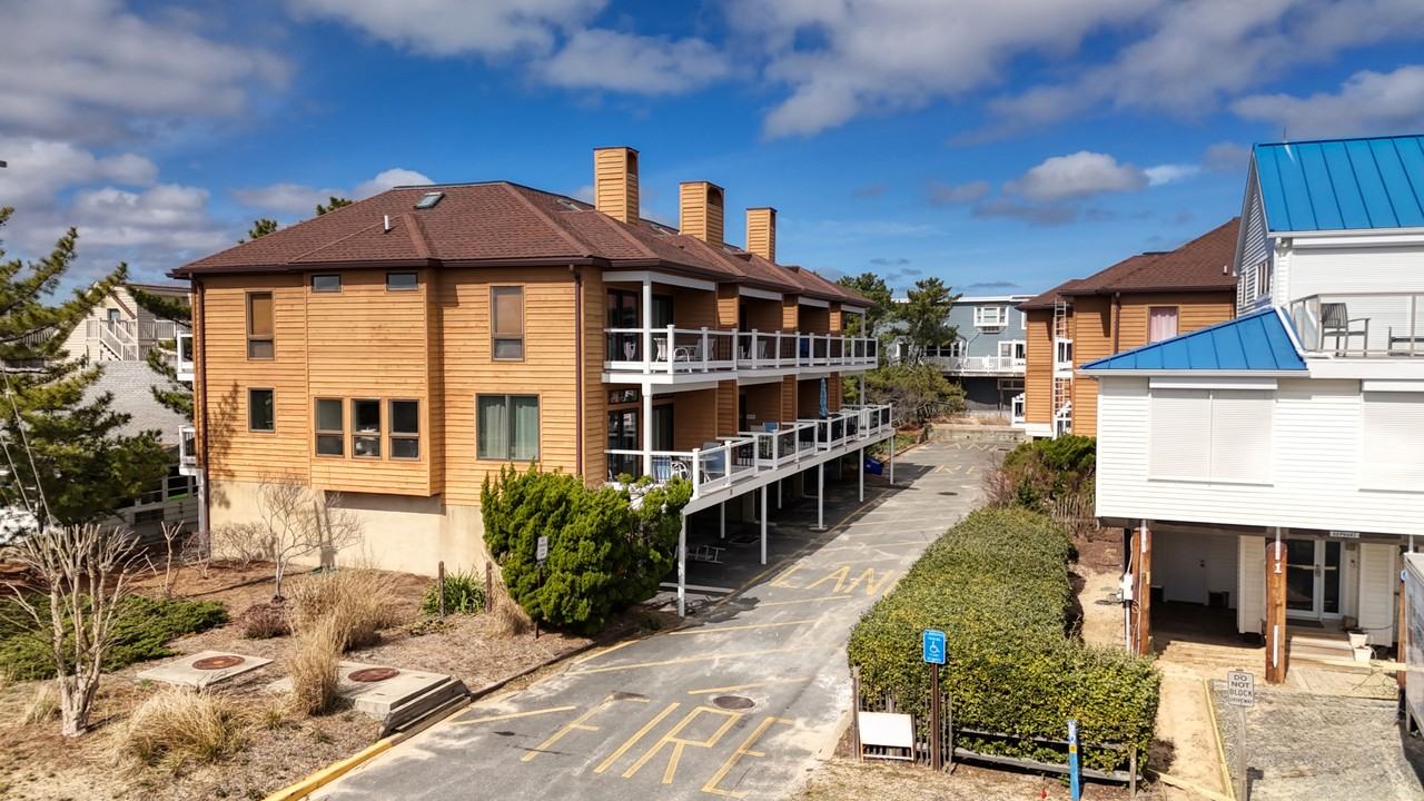 5 Dickinson Ave #3B - Photo 2 of 27