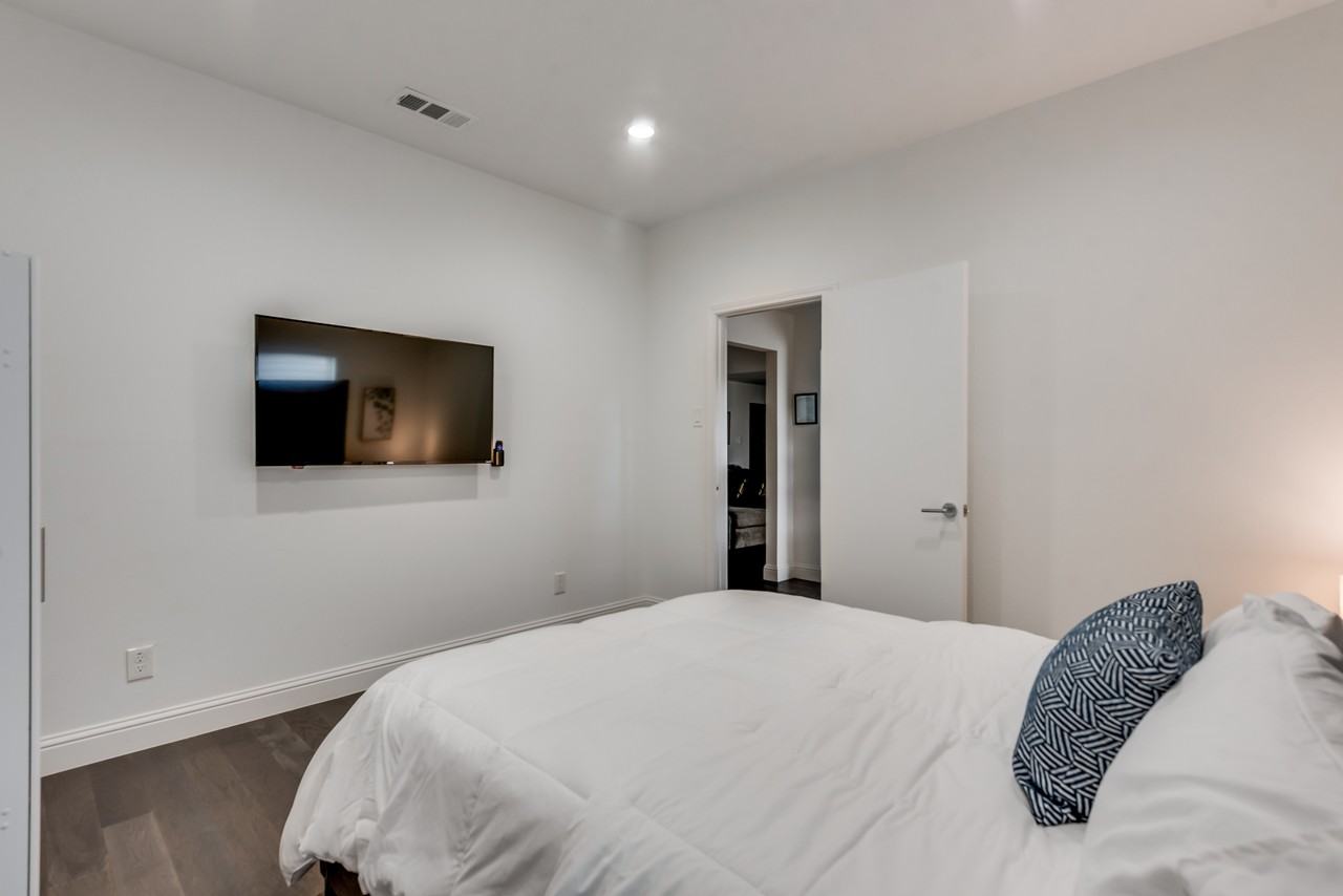 4618 Lakepointe Ave #NA - Photo 2 of 50