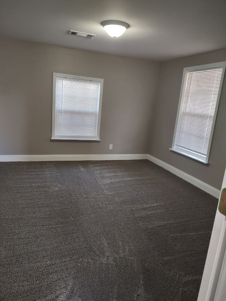 303 S King St #NA - Photo 2 of 8