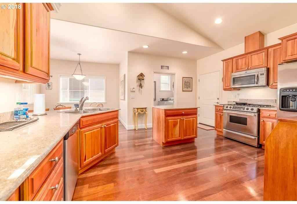 358 Pebble Beach Dr - Photo 3 of 10