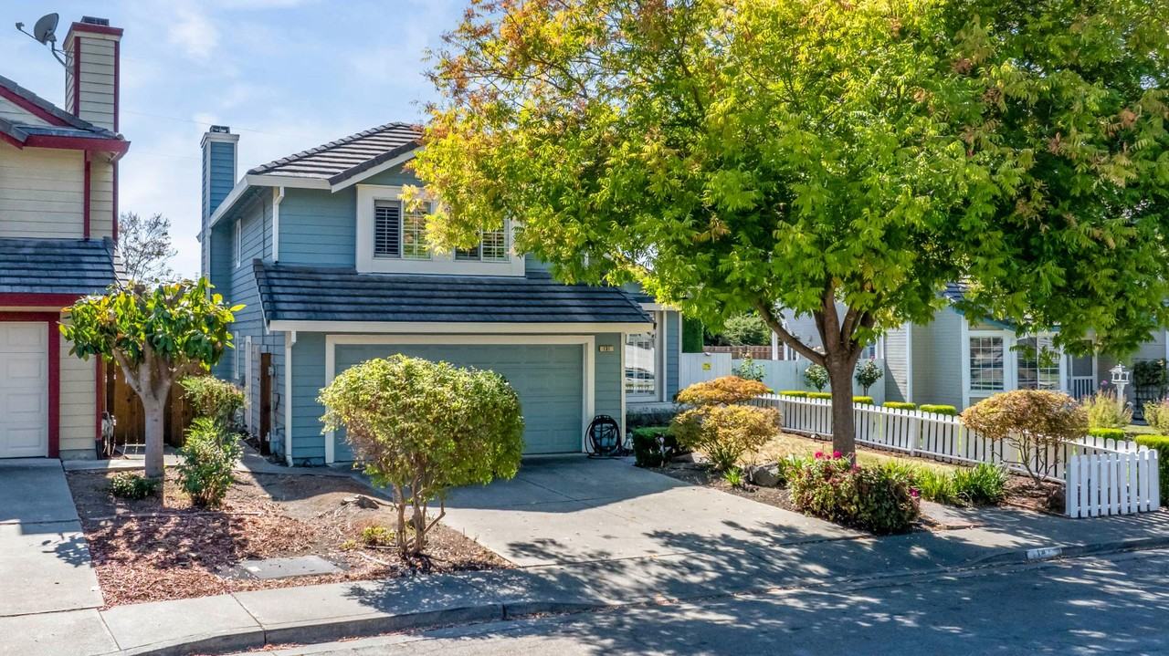 131 Humphrey Ln - Photo 2 of 50