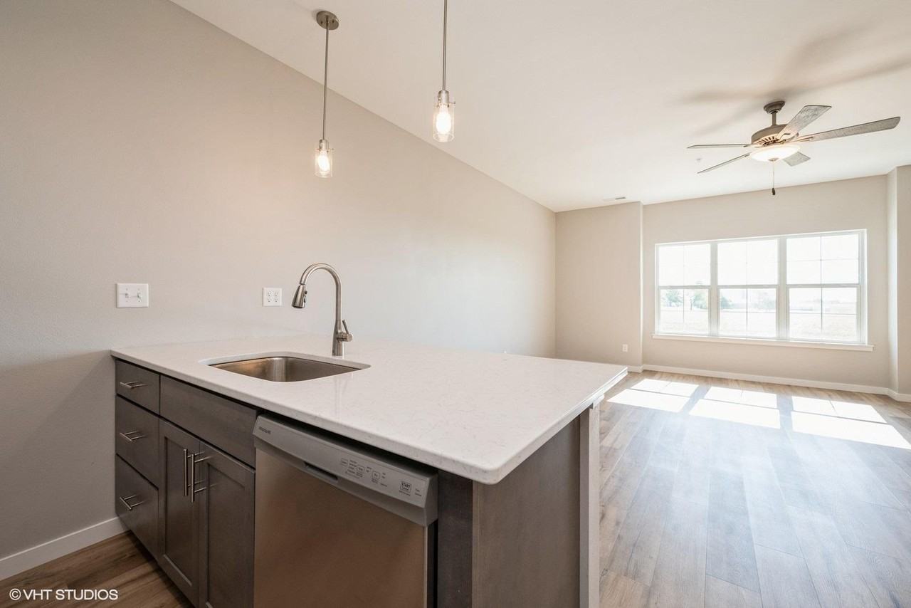 Rookwood Commons 2863 - Photo 7 of 10