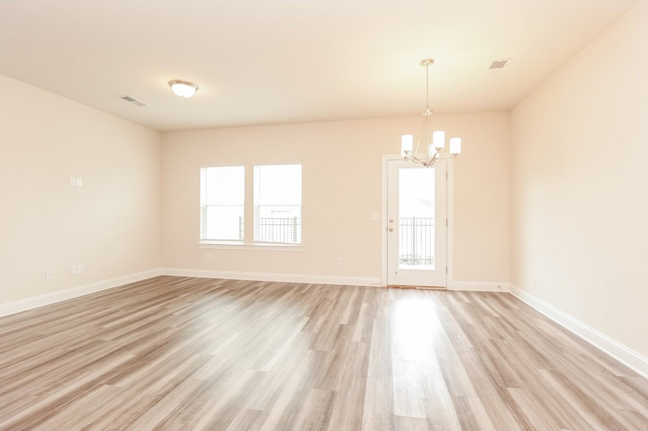 906 Oak Ridge Ln - Photo 6 of 22