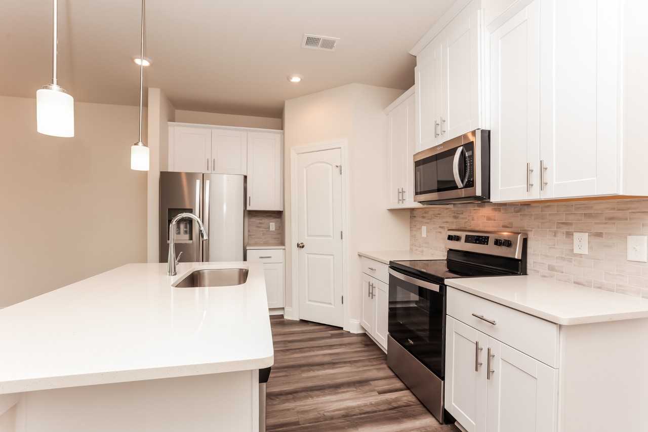 906 906 Oak Ridge Ln - Photo 7 of 21