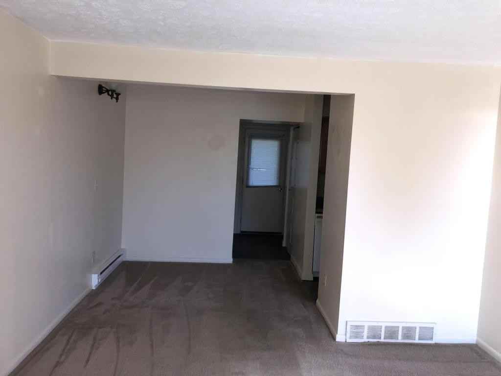 342 E Market St - Photo 2 of 16