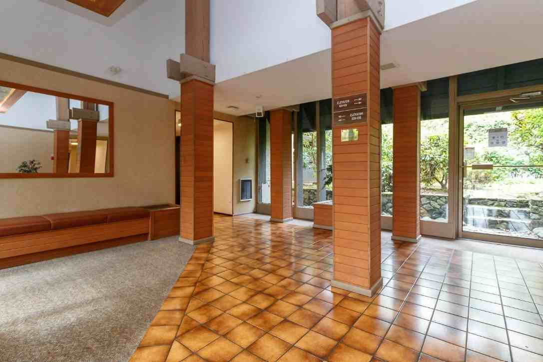 984 Mckenzie Ave - Photo 2 of 13