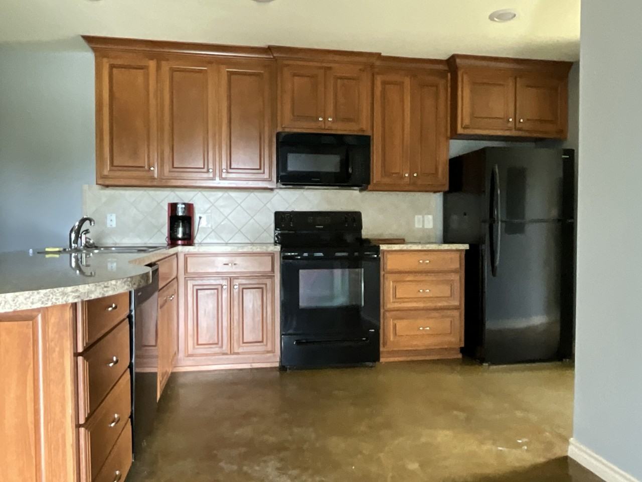 202 Chestnut Dr - Photo 2 of 5