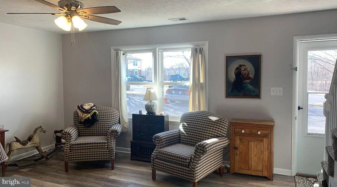 1126 Wadewood Ct - Photo 4 of 21