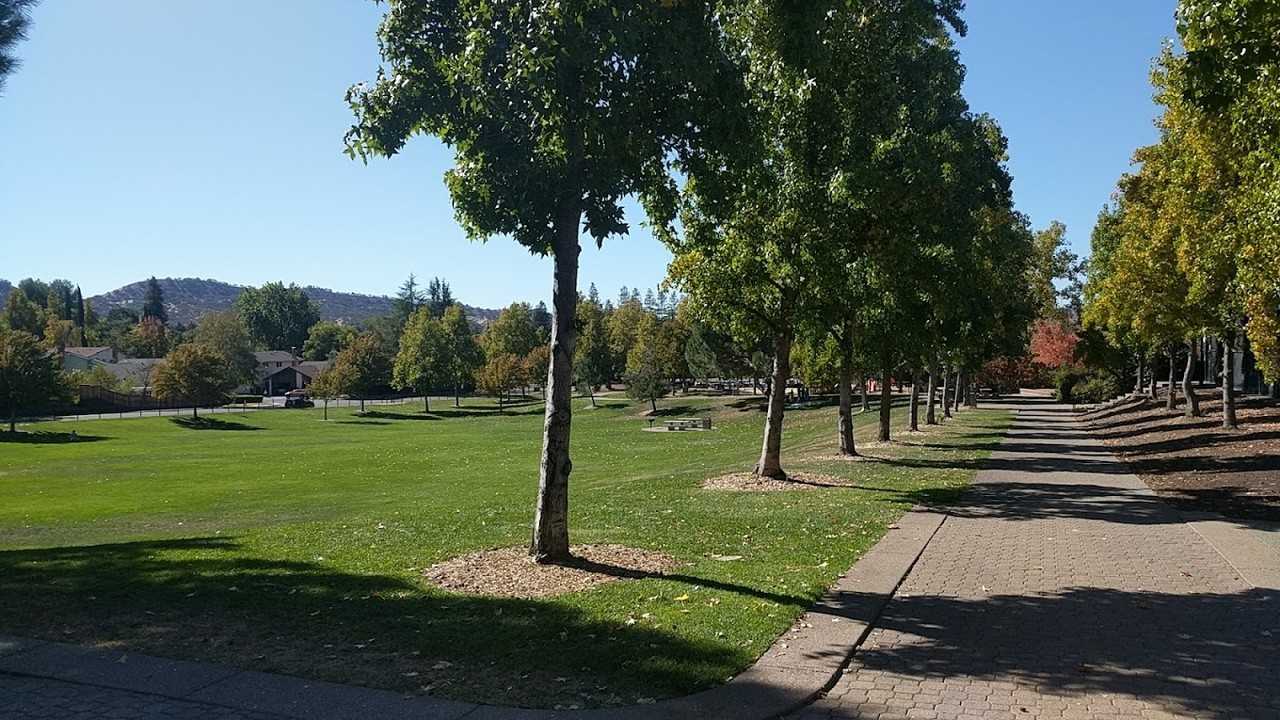 753 Bramble Ct - Photo 3 of 50