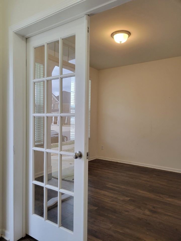 5045 Sunflower Ln - Photo 4 of 30