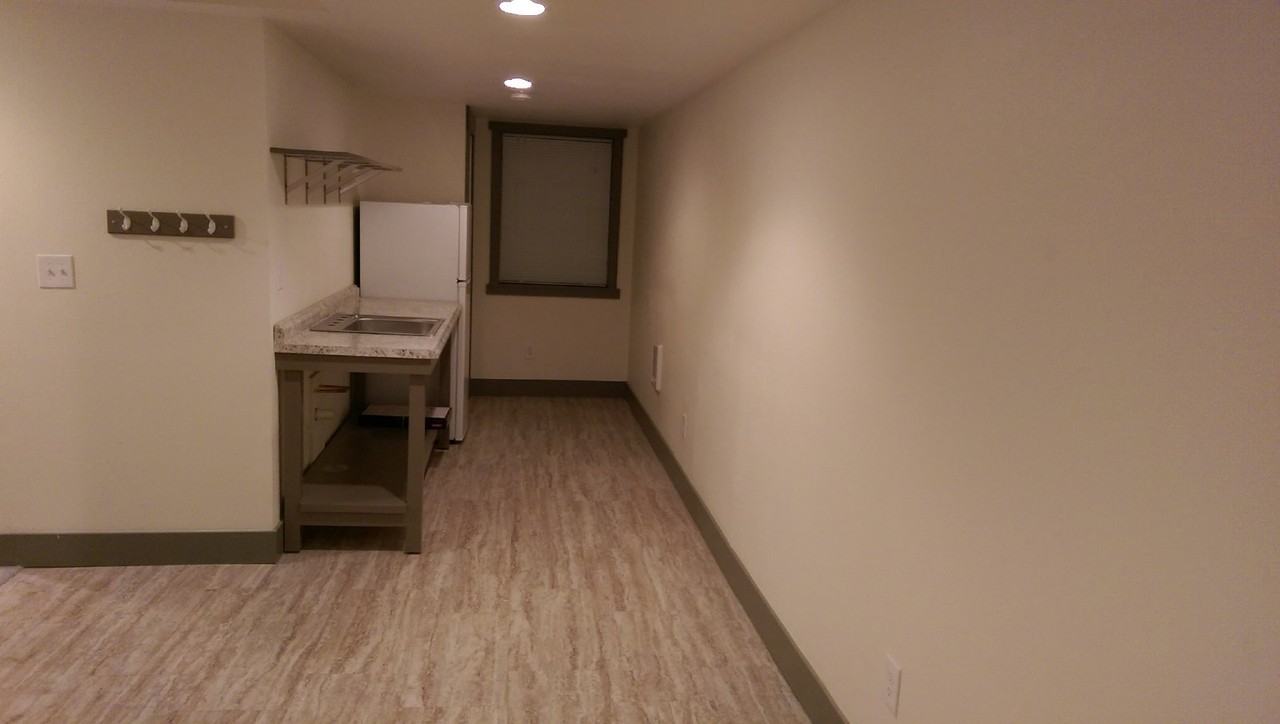 1734 James St #B - Photo 2 of 5