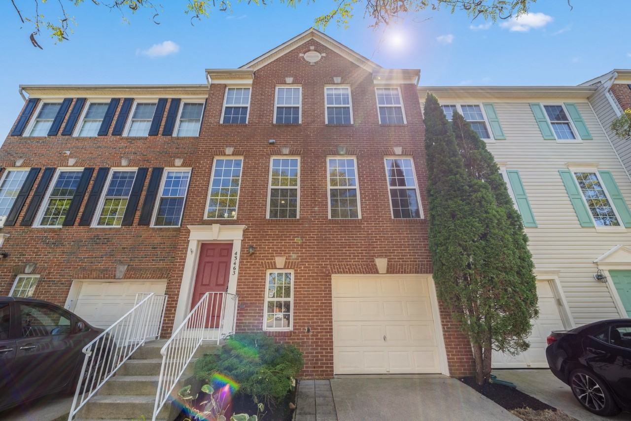 43463 Laidlow St - Photo 3 of 34