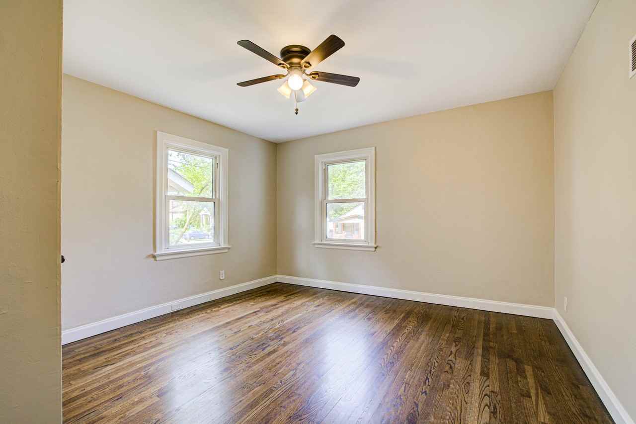 1032 Charleville Ave #NA - Photo 4 of 15