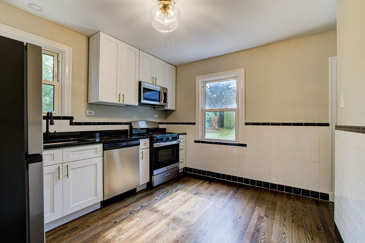 1032 Charleville Ave #NA - Photo 5 of 15