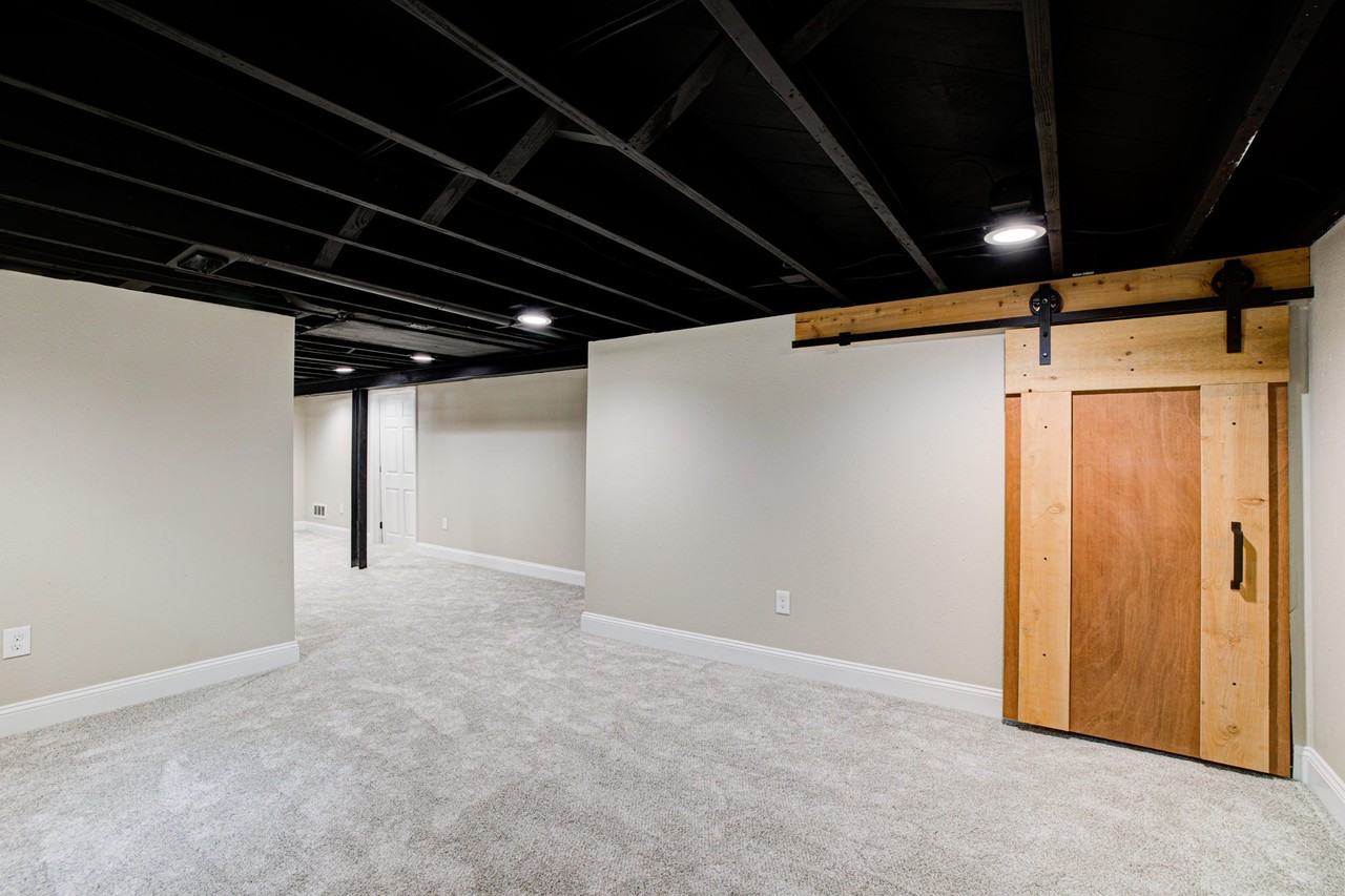 1032 Charleville Ave #NA - Photo 6 of 15