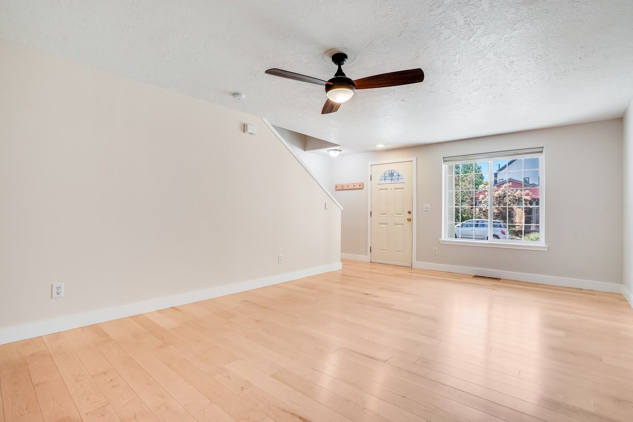 7048 Ne 7th Pl #NA - Photo 3 of 16