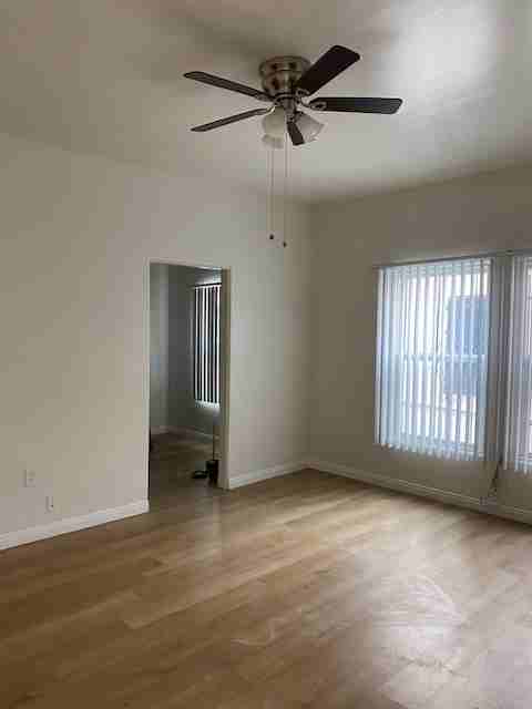 1006 W 42nd St #5 - Photo 7 of 15