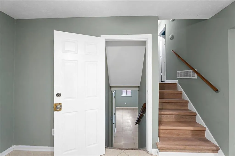 6876 Maddox Rd - Photo 7 of 13