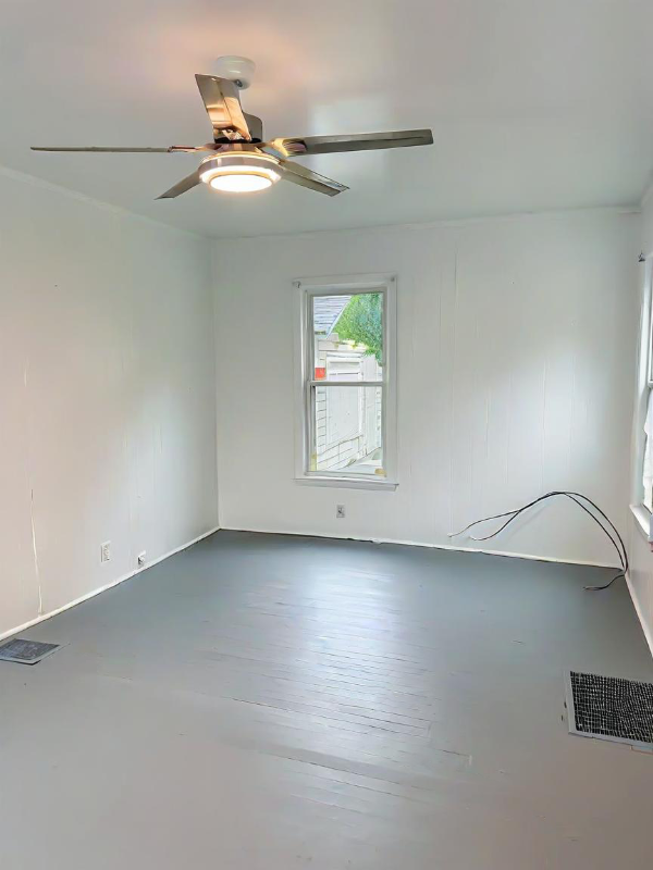 1704 1st St - Photo 3 of 9