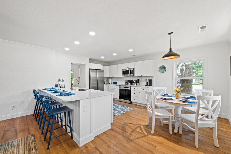 405 11th Ave S - Photo 2 of 19