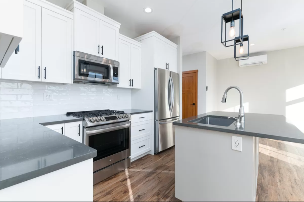 606 Front Street - Photo 3 of 17