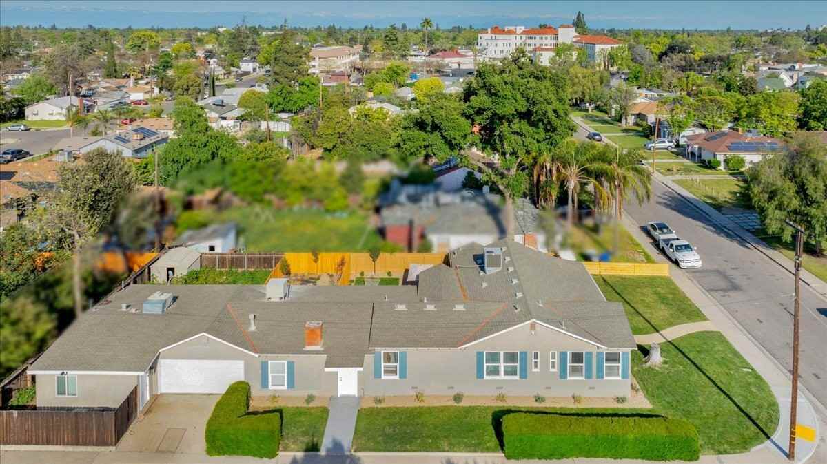 842 West Pine Avenue - Photo 2 of 36