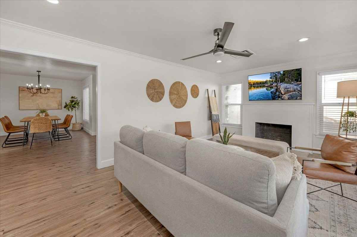 842 West Pine Avenue - Photo 6 of 36