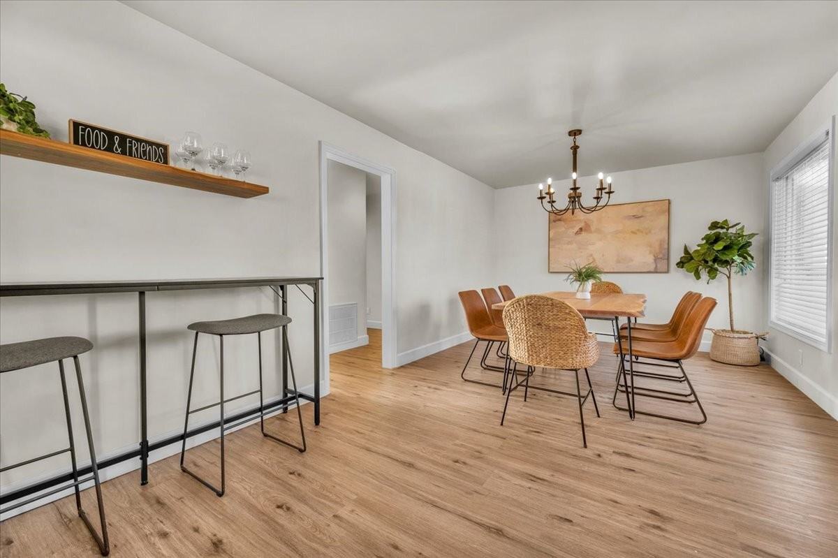 842 West Pine Avenue - Photo 7 of 36