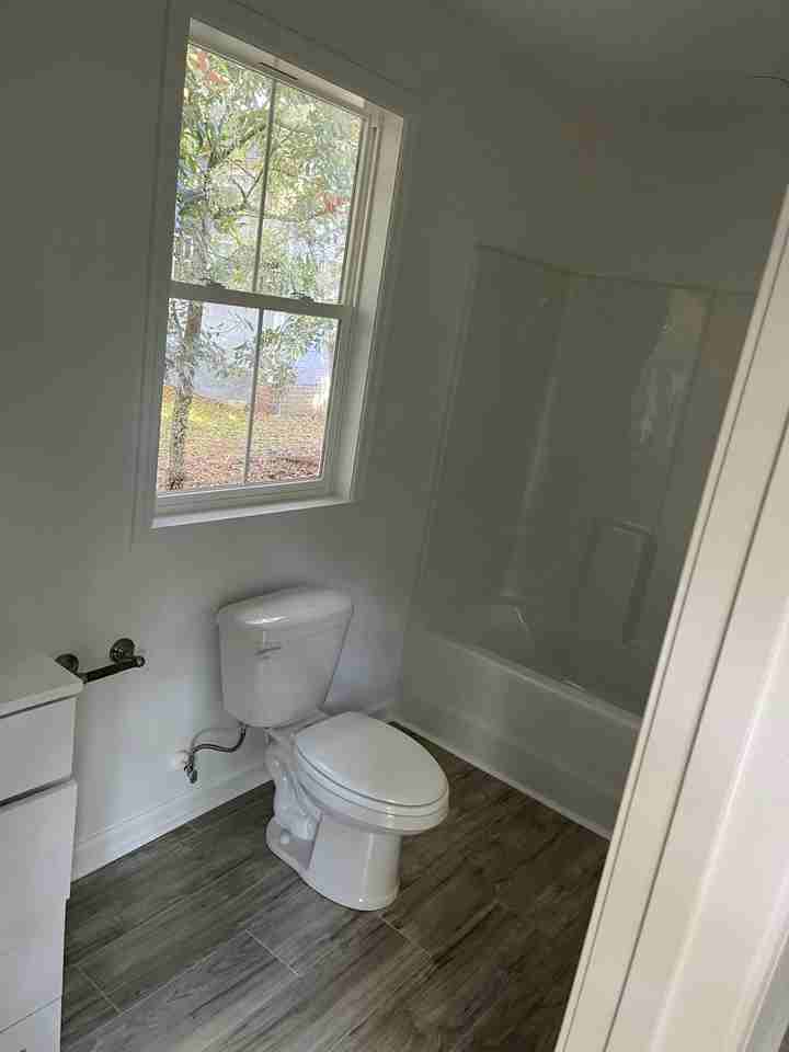 403 Bayview Drive - Photo 2 of 8