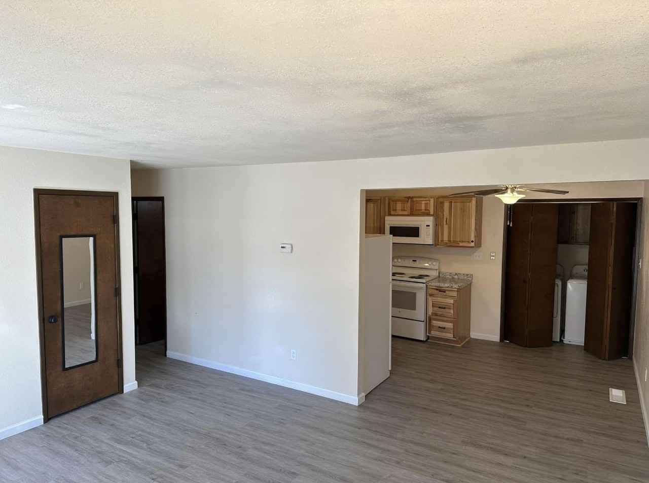 300 N Oregon St #A - Photo 2 of 9