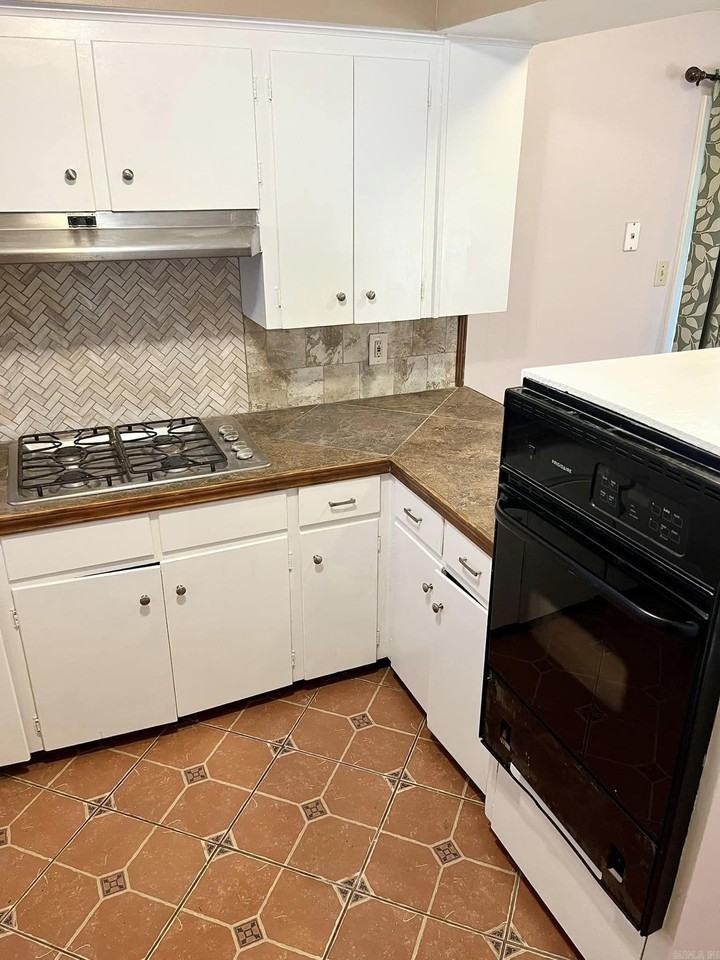 9007 Cloverhill Rd - Photo 5 of 14