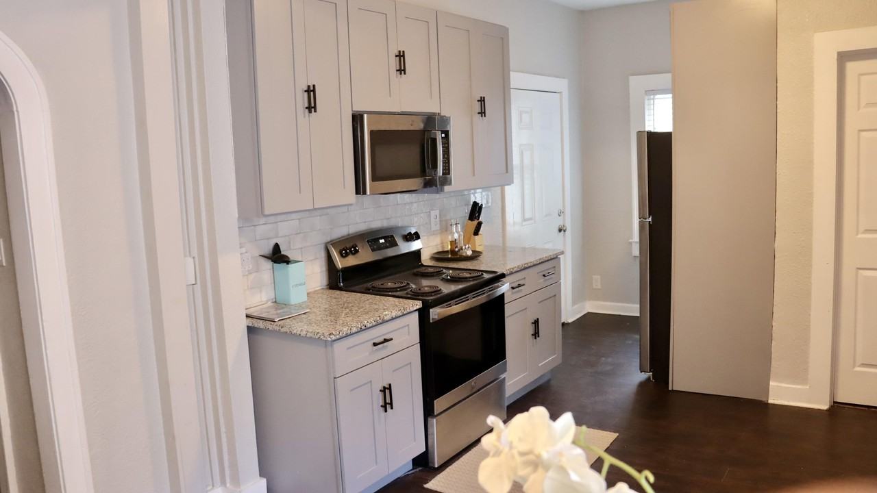 Claremont Ave - Photo 6 of 9