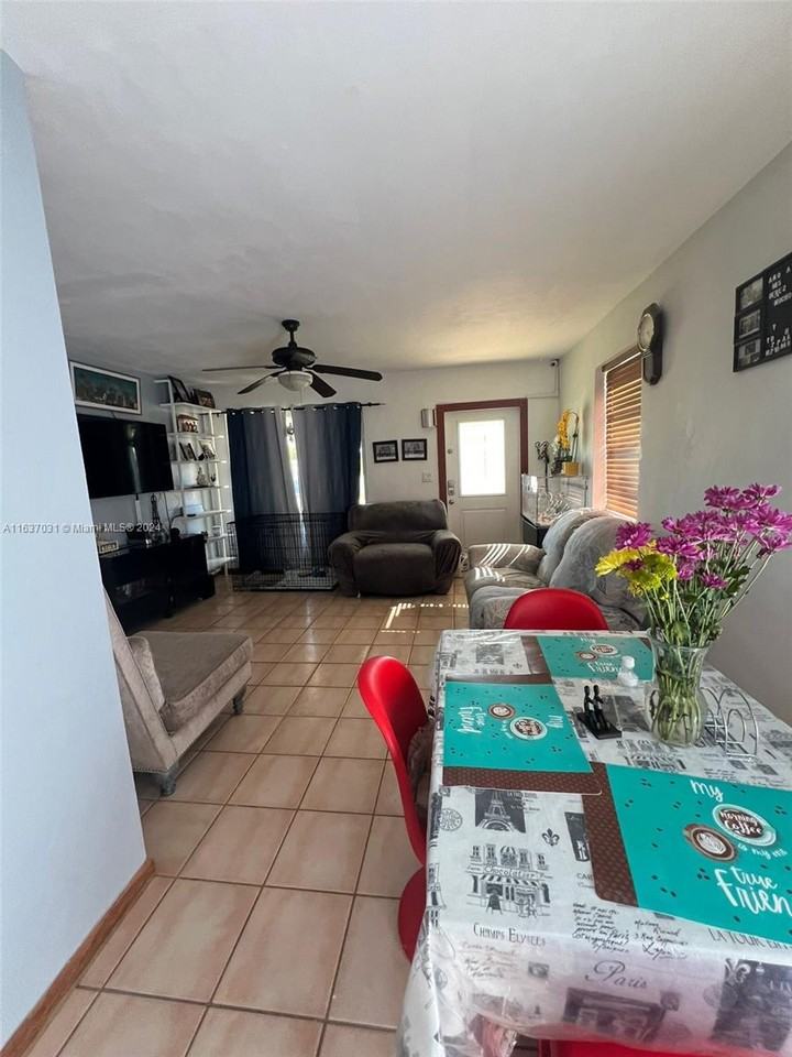 10865 Sw 41st Ter - Photo 2 of 8