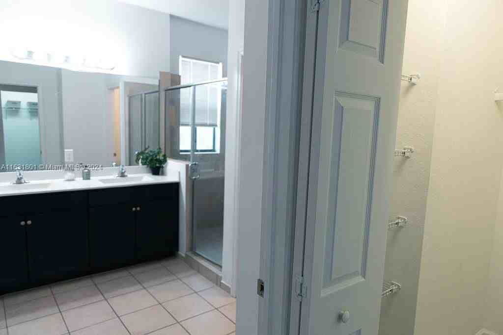 3434 W 104th Ter - Photo 3 of 8