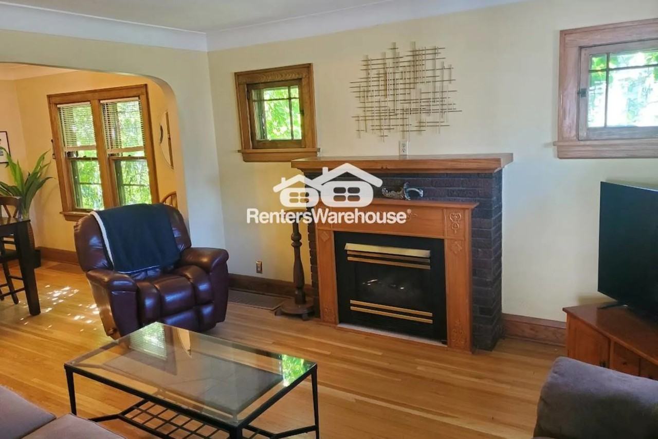3410 Morgan Ave N - Photo 3 of 16