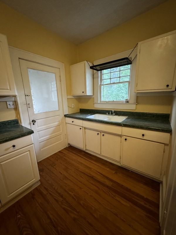 2796 Forbes St - Photo 5 of 13