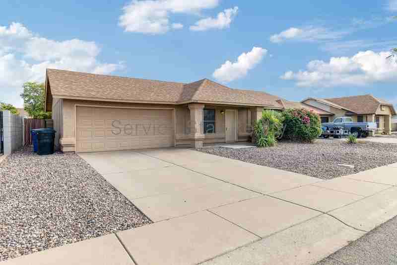 6418 W Laredo St - Photo 2 of 20