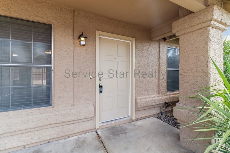 6418 W Laredo St - Photo 3 of 20