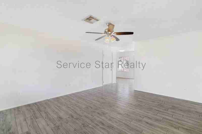 6418 W Laredo St - Photo 5 of 20