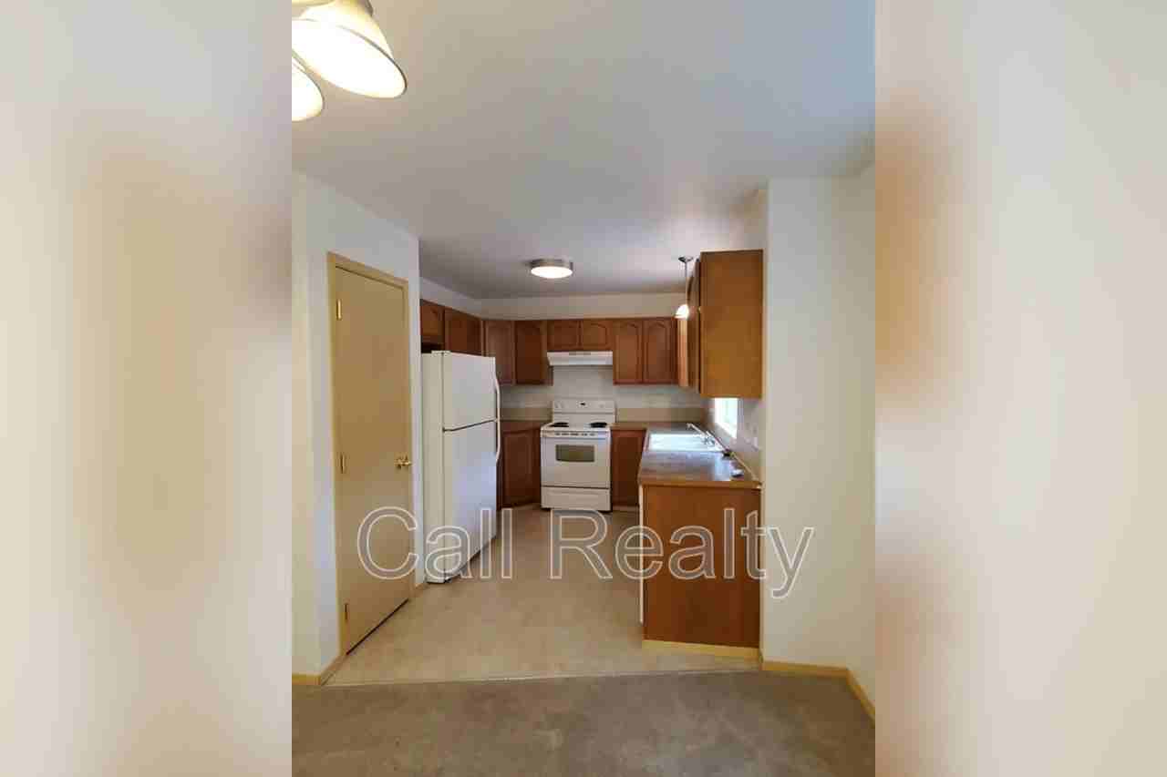 11212 N Waikiki Rd - Photo 2 of 10