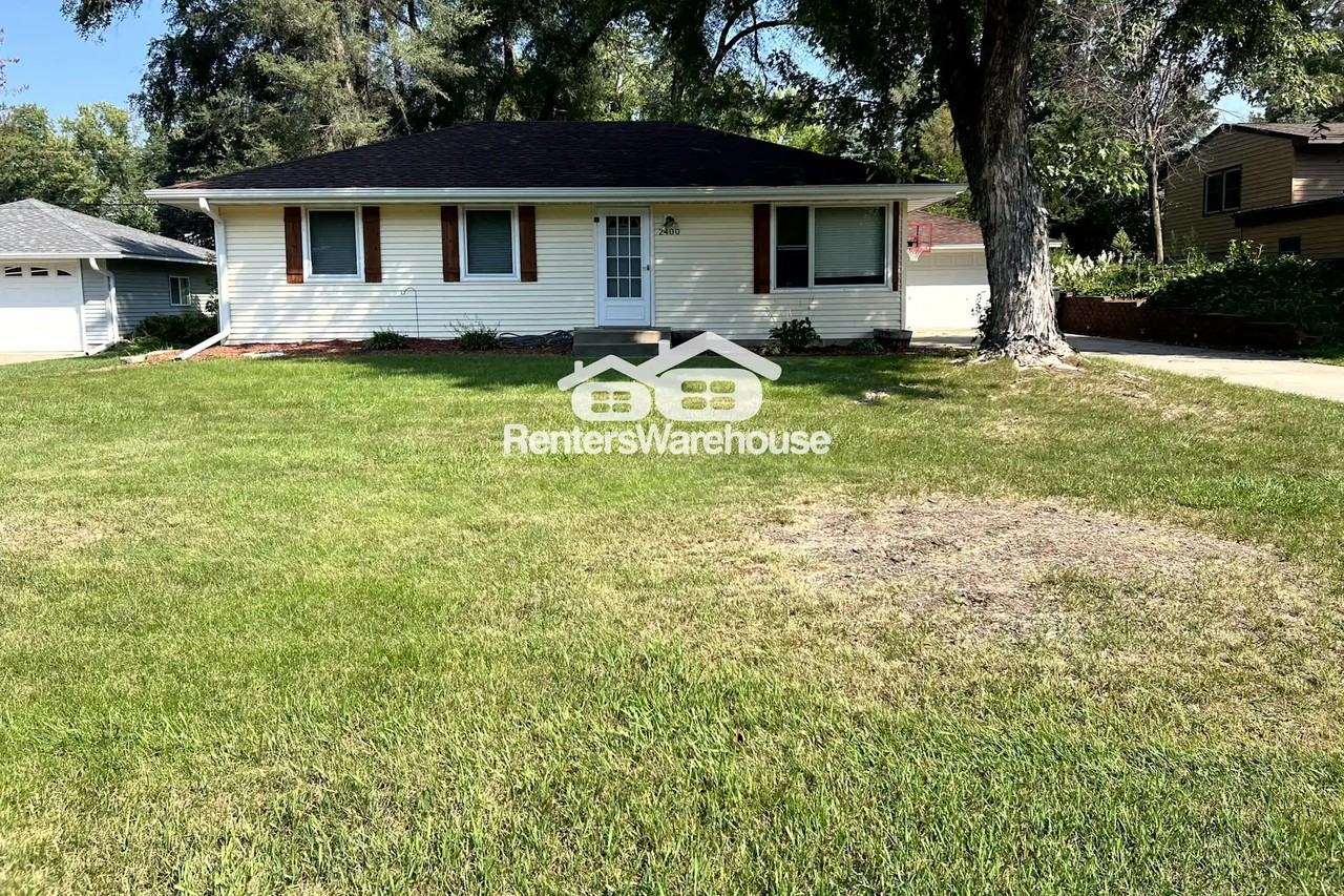 2400 Ivy Ln - Photo 2 of 50