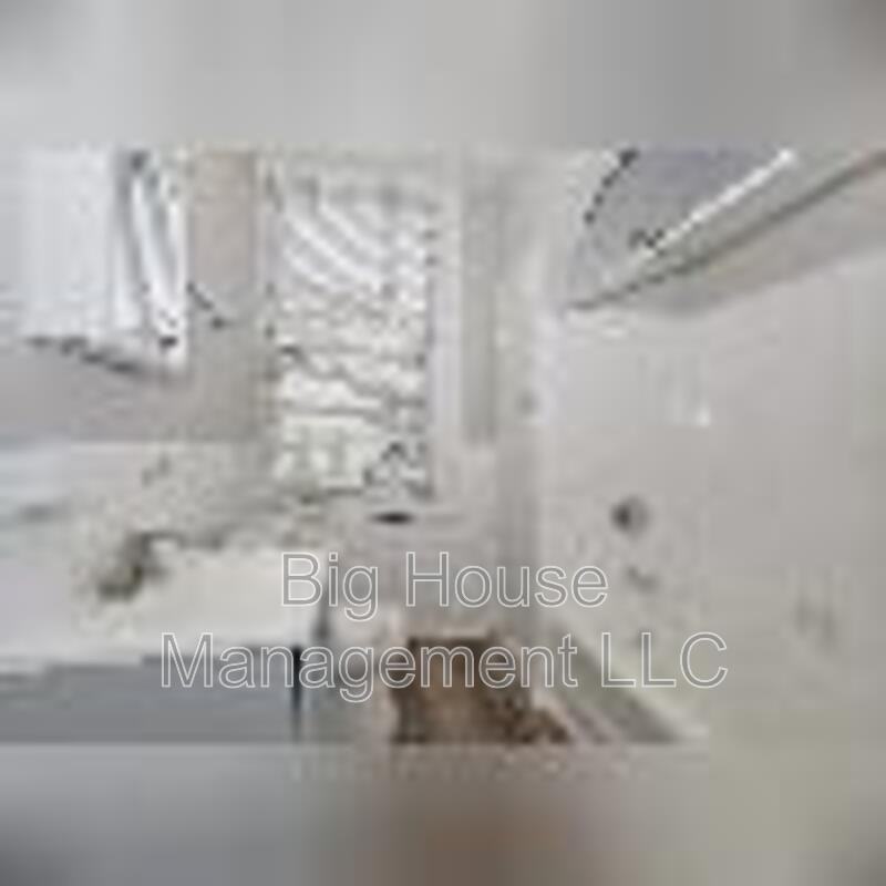 3407 Elgin Avenue #4 - Photo 3 of 7