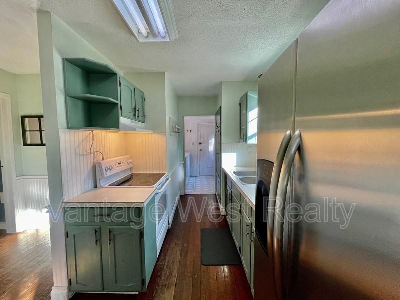 1285 Ethel St - Photo 4 of 30