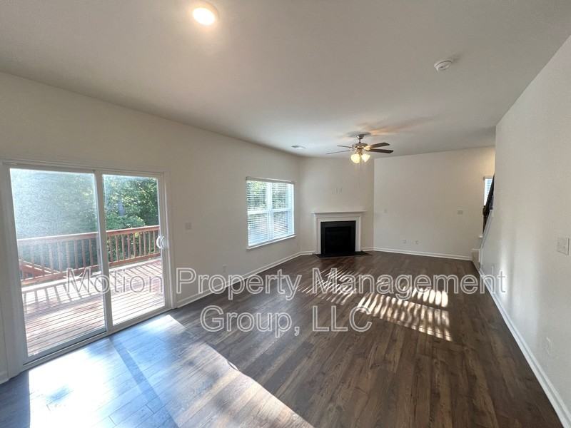 4083 Bentwood Cove Dr - Photo 3 of 22